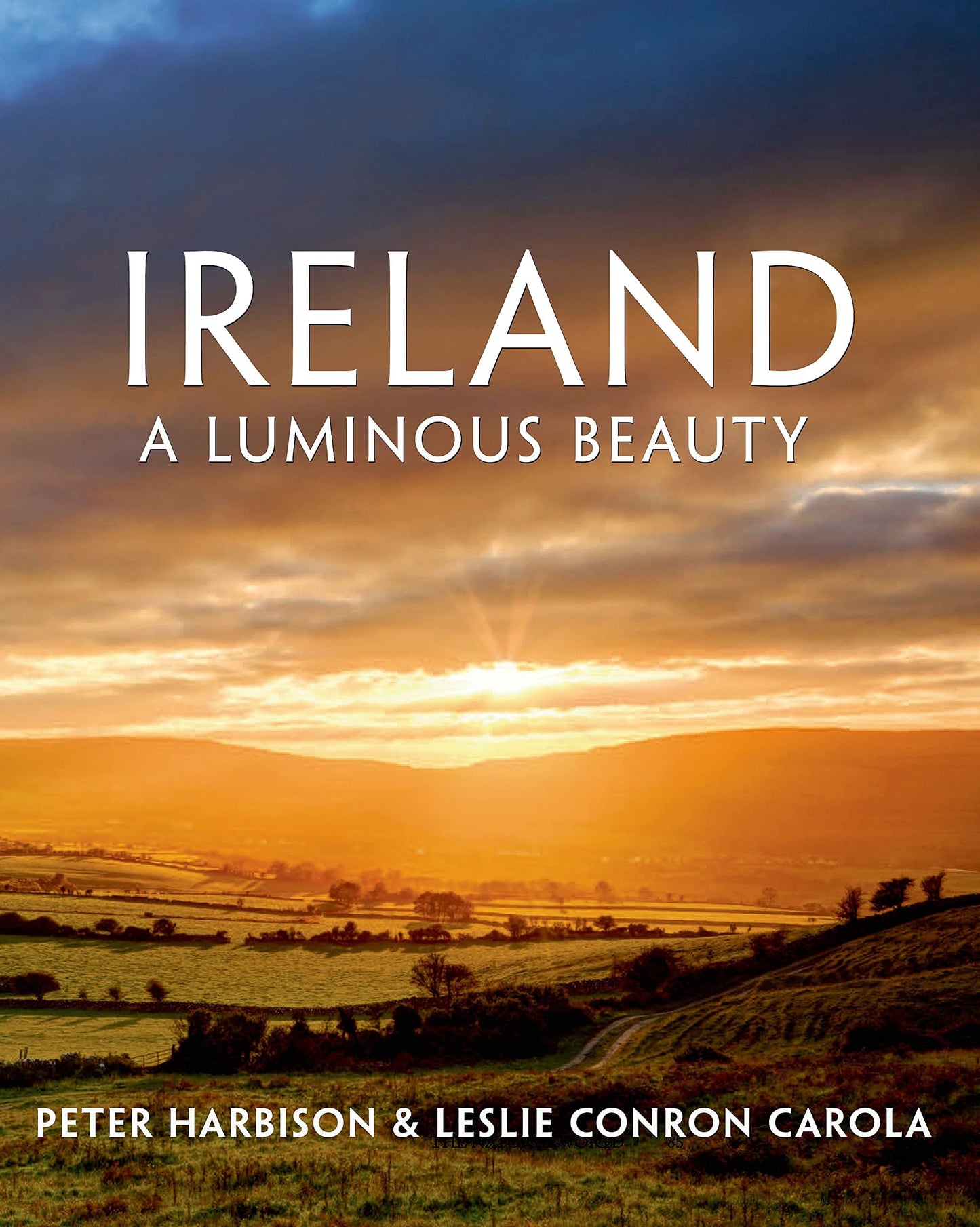 Ireland: A Luminous Beauty: A Luminous Beauty - Myte Books